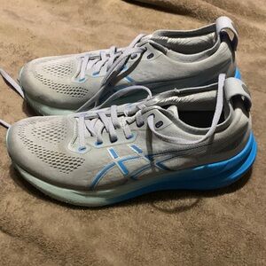ASICS Men's Light Gray and Sky Blue Athletic Shoes